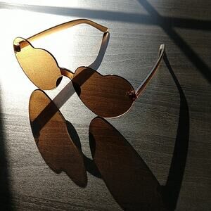 Brown Heart-shaped Sunglasses frameless sturdy plastic, metal hinges